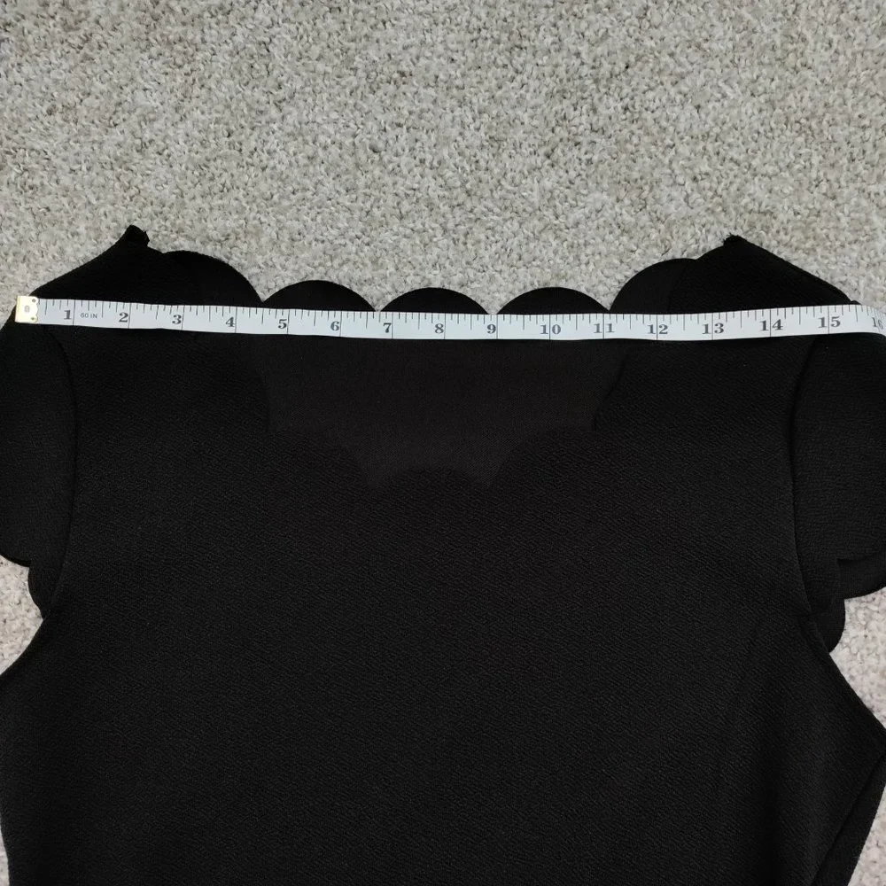SHEIN Scallop Trim Solid Tee Size L - Picture 7 of 14